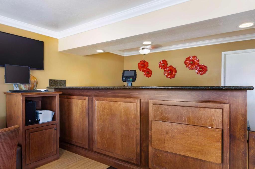 Best Western Hanford Inn Buitenkant foto