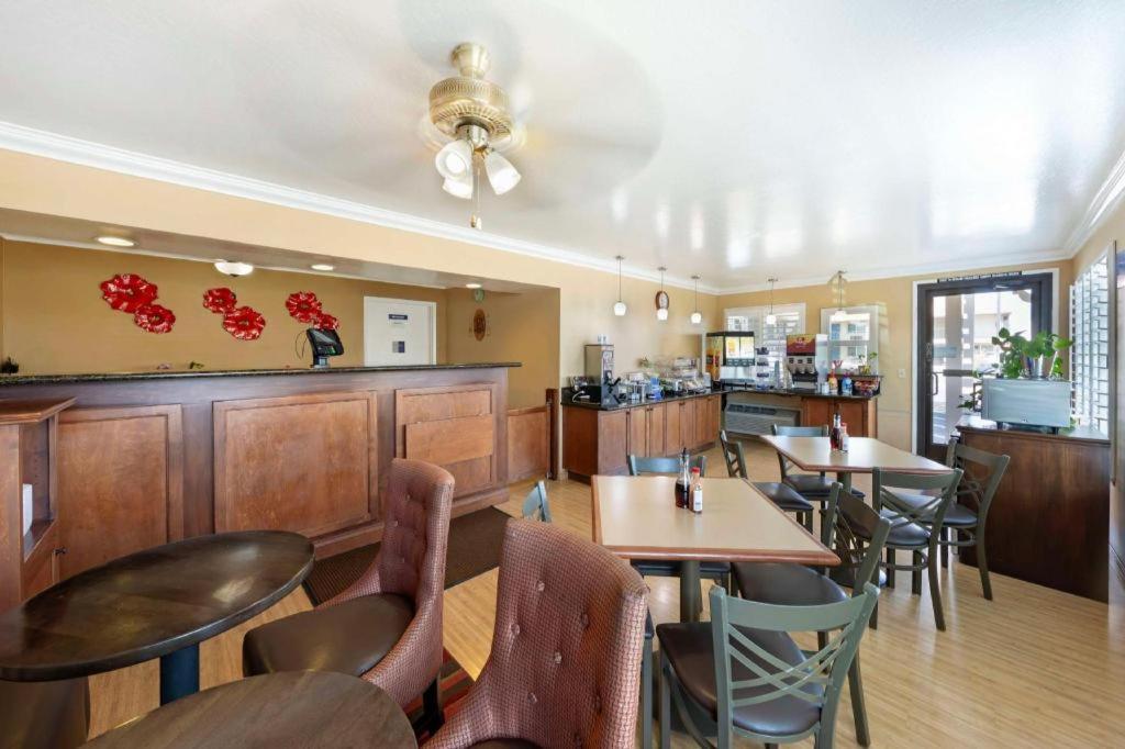 Best Western Hanford Inn Buitenkant foto