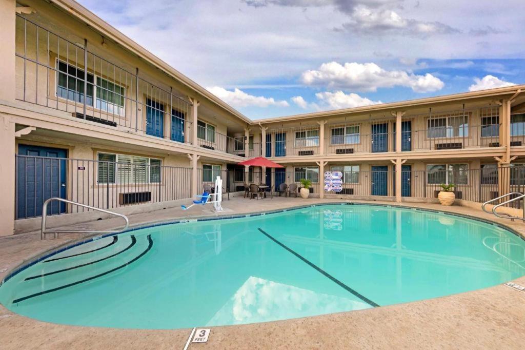 Best Western Hanford Inn Buitenkant foto