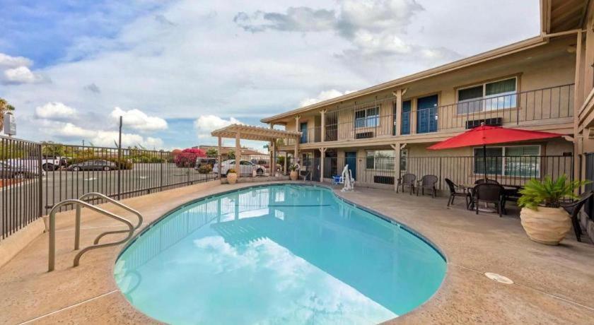 Best Western Hanford Inn Buitenkant foto