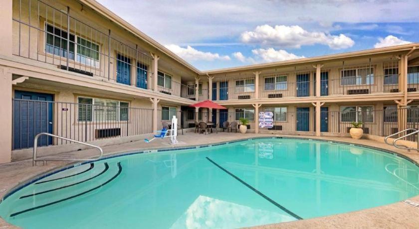 Best Western Hanford Inn Buitenkant foto